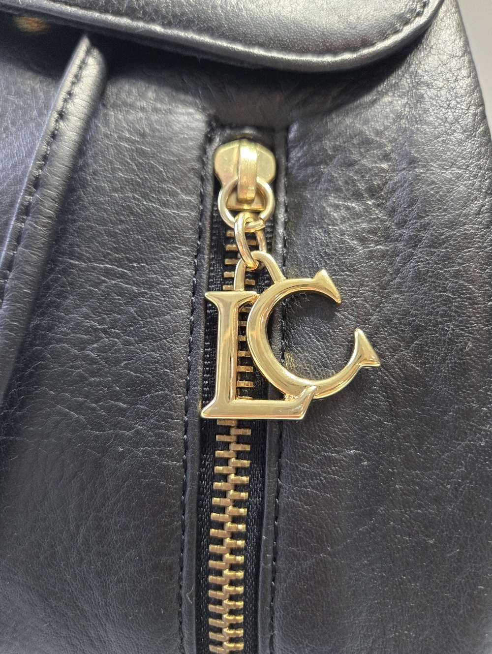 Vintage Liz Claiborne Black Leather Mini Backpack Gold LC Zipper Pulls - Picture 5 of 9